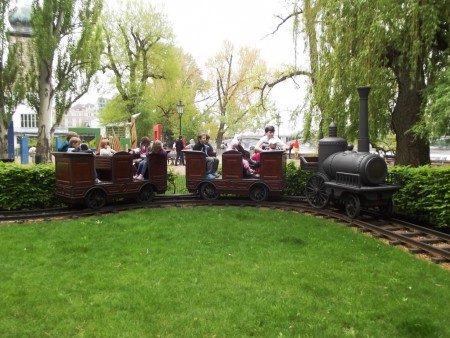 detsky-vlacek-cesky-lvicek-na-slovanskem-ostrove